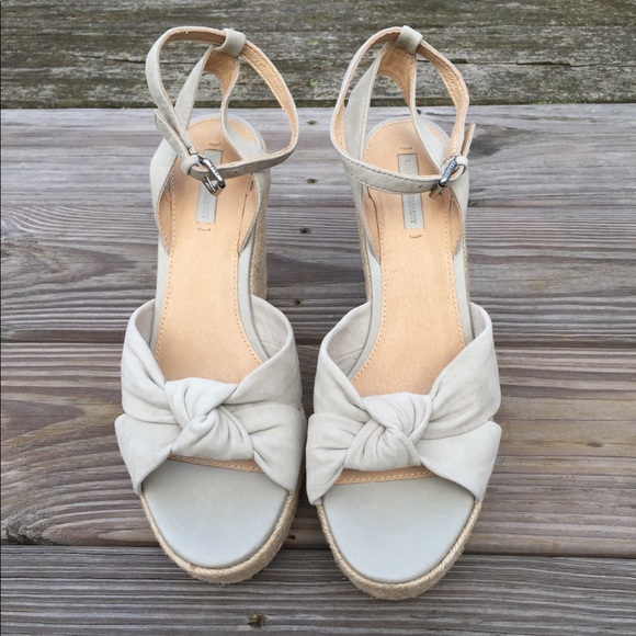 SOLD 💲Frye Suede Espadrilles Charlotte Wedges - Picture 3 of 8